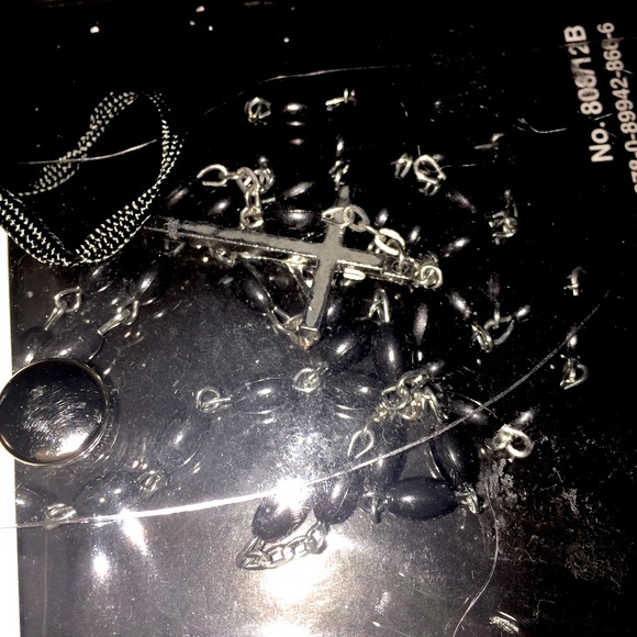 First Communion Child's Prayer Book in Snap Case with Rosary and Scapular - Picture 3 of 4